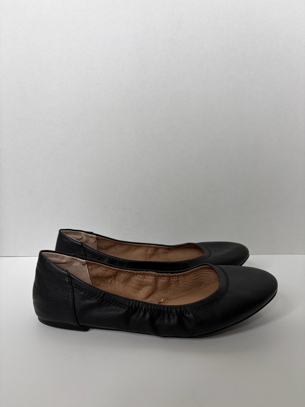 Amazon Essentials black round toe slip on ballet flats women's US 11.5